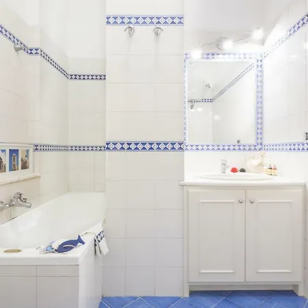 Explore The Amalfi Coast From A Cosy In Centre