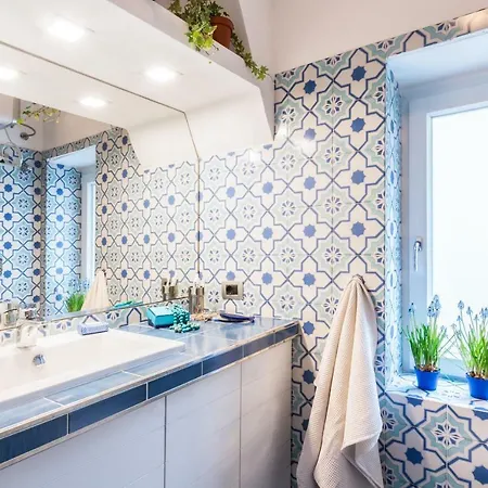 Explore The Amalfi Coast From A Cosy In Centre Lägenhet *